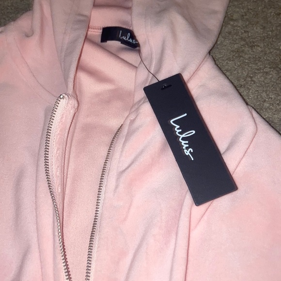 COPY - Lulus size(M) pink cropped zip-up hoodie. - Picture 2 of 3